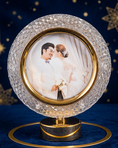 Personalized Crystal LED Photo Lamp ✨